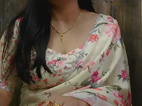 Snapshot of Hot_Meadow chatting on November 27, 2025, 8:31 pm Hot Meadow online show from November 27, 2025, 8:31 pm