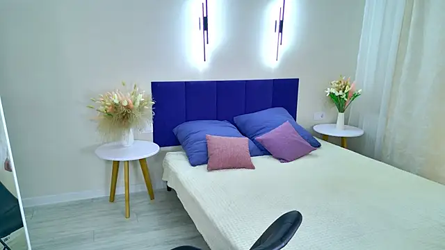 Alexis Lovely online show from April 8, 2026, 5:09 am