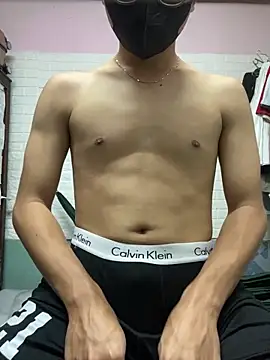 Snapshot of Boyshuaaa chatting on October 27, 2025, 2:40 pm Boyshuaaa online show from October 27, 2025, 2:40 pm