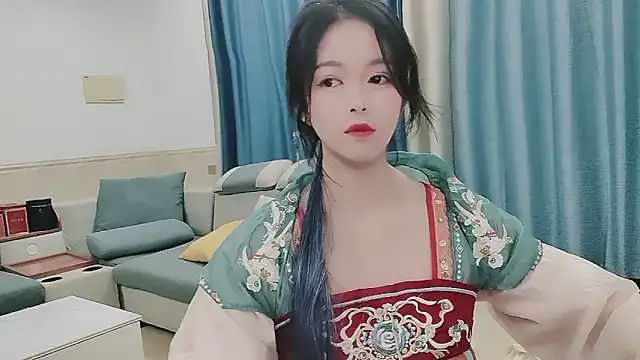 Q Yumi online show from October 19, 2025, 11:57 am