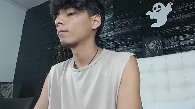 tyler wolf1  online show from October 21, 2025, 12:26 pm