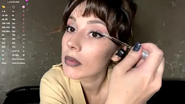 SophieDescoteaux online show from October 21, 2025, 8:19 pm