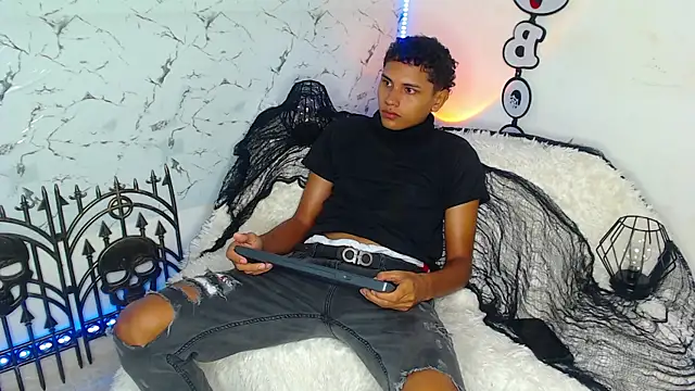 the crackopry online show from October 6, 2025, 1:23 pm