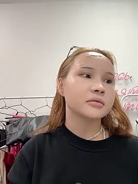 Roxy Riper online show from October 6, 2025, 3:46 pm
