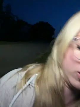 Snapshot of LinaLeana chatting on July 3, 2026, 8:37 pm LinaLeana online show from July 3, 2026, 8:37 pm