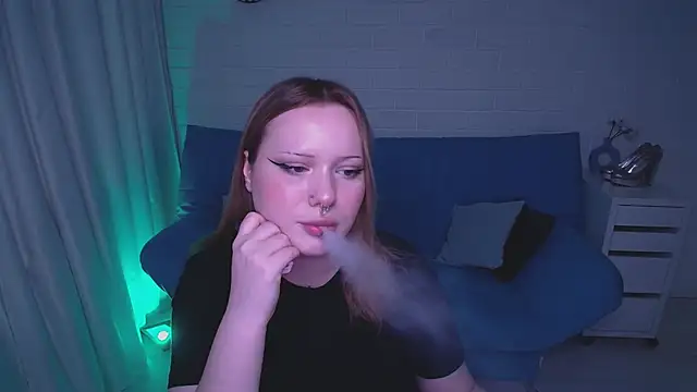 AuroraMour online show from October 15, 2025, 2:36 pm