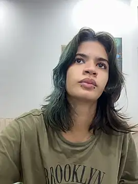 Snapshot of sukulaurens chatting on July 8, 2026, 2:57 am sukulaurens online show from July 8, 2026, 2:57 am