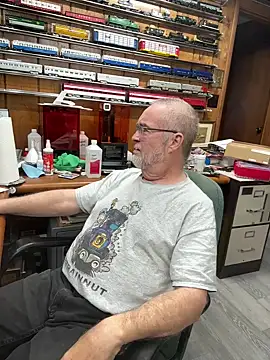 Jcaspen online show from April 19, 2026, 12:17 pm