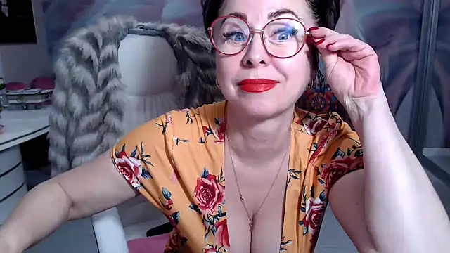 Snapshot of Arisa5000 chatting on October 30, 2025, 2:36 pm Arisa5000 online show from October 30, 2025, 2:36 pm