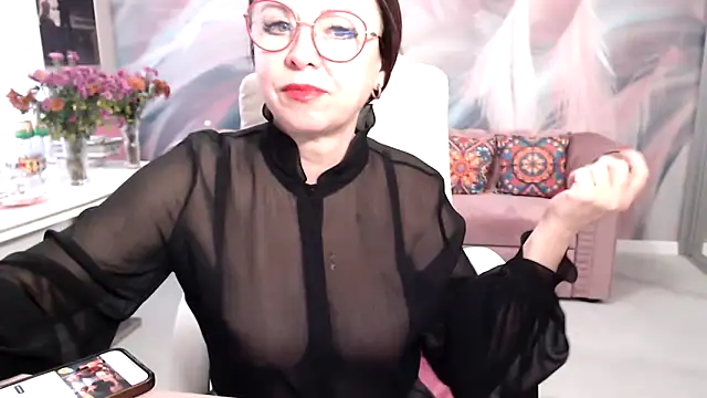 Snapshot of Arisa5000 chatting on November 11, 2025, 9:26 am Arisa5000 online show from November 11, 2025, 9:26 am