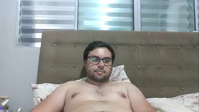 Snapshot of CasalManeiro25 chatting on October 21, 2025, 11:37 pm CasalManeiro25 online show from October 21, 2025, 11:37 pm