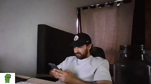 Snapshot of coolfriki chatting on July 9, 2026, 9:58 pm coolfriki online show from July 9, 2026, 9:58 pm