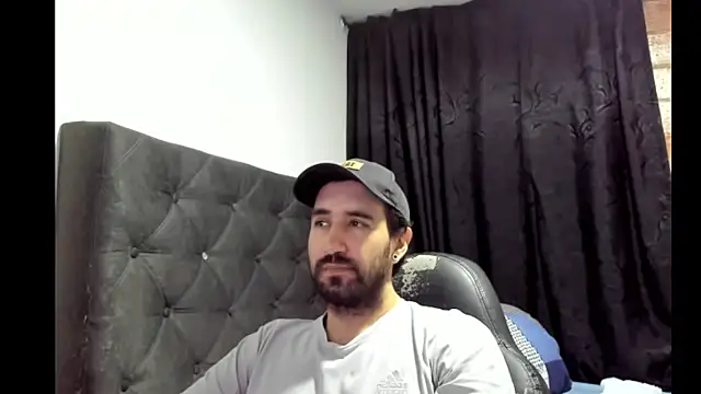 Snapshot of coolfriki chatting on November 14, 2025, 5:11 am coolfriki online show from November 14, 2025, 5:11 am