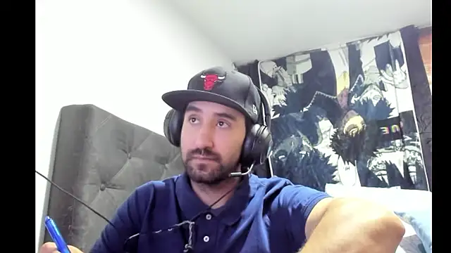 Snapshot of coolfriki chatting on December 17, 2025, 1:43 am coolfriki online show from December 17, 2025, 1:43 am