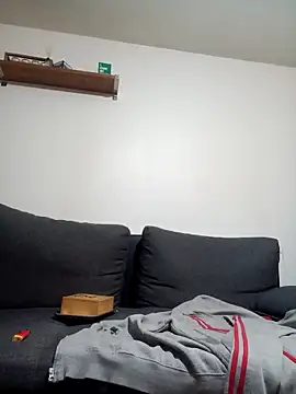 T1T012 online show from December 22, 2025, 4:18 pm