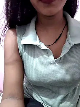 anjali2351 online show from April 25, 2026, 1:41 pm