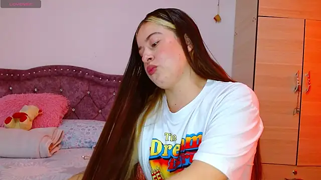 Snapshot of Hanssel_tess chatting on October 18, 2025, 4:31 pm Hanssel tess online show from October 18, 2025, 4:31 pm