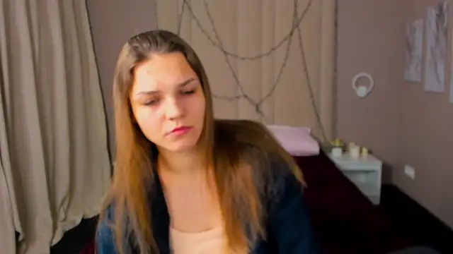 LesiBrizo online show from December 17, 2025, 2:05 am