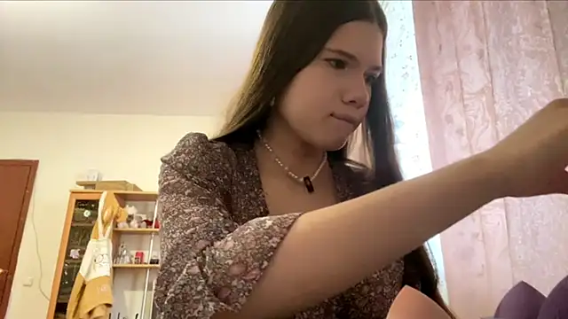 AlmetaBradicich online show from October 7, 2025, 6:14 am