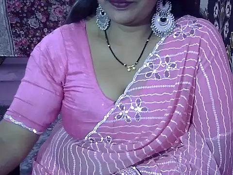 Snapshot of sunita_3 chatting on November 15, 2025, 9:13 am sunita 3 online show from November 15, 2025, 9:13 am
