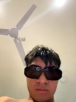 Snapshot of lain213 chatting on October 7, 2025, 11:06 pm lain213 online show from October 7, 2025, 11:06 pm