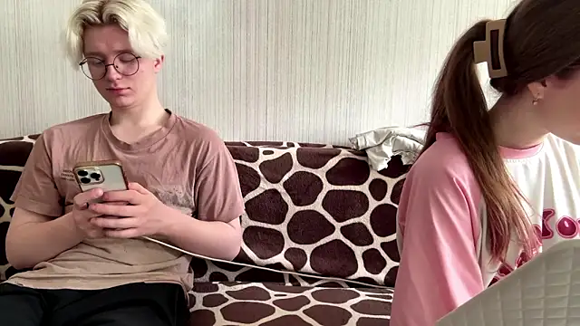 Snapshot of EhtelBiondi chatting on May 2, 2026, 7:35 am EhtelBiondi online show from May 2, 2026, 7:35 am