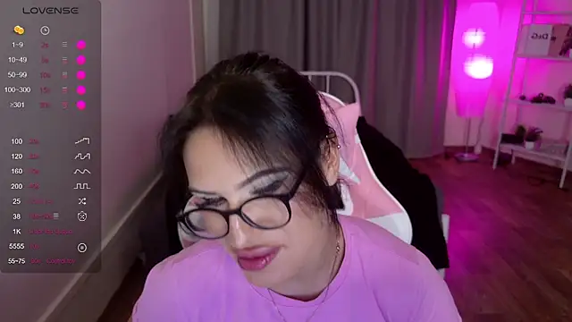 ShayLisse online show from November 30, 2025, 4:35 am