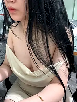 Snapshot of Beyeuuu chatting on November 29, 2025, 12:38 pm Beyeuuu online show from November 29, 2025, 12:38 pm