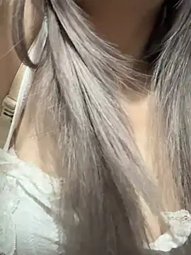 Beyeuuu online show from April 19, 2026, 2:45 am