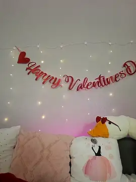 Evarey  online show from February 14, 2026, 6:24 am