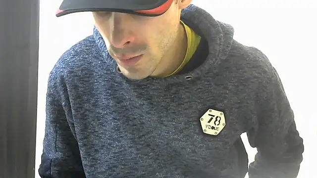 Snapshot of MakabulaAndrey chatting on November 11, 2025, 6:47 pm MakabulaAndrey online show from November 11, 2025, 6:47 pm