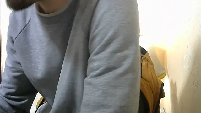 Snapshot of MakabulaAndrey chatting on November 1, 2025, 12:43 pm MakabulaAndrey online show from November 1, 2025, 12:43 pm