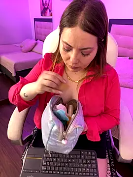 kattee adams online show from December 5, 2025, 1:10 pm