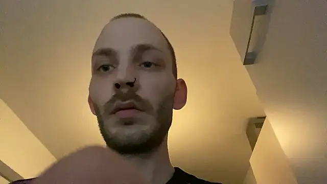 MolleDolle online show from April 18, 2026, 3:36 pm