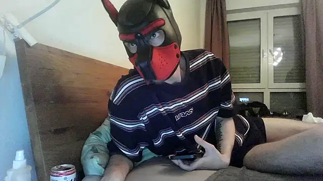 Snapshot of MolleDolle chatting on December 2, 2025, 3:30 am MolleDolle online show from December 2, 2025, 3:30 am