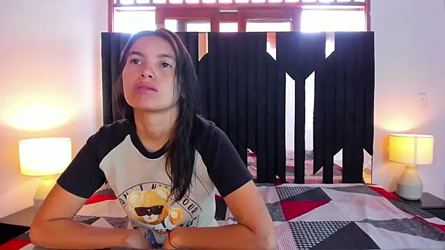 Snapshot of Sofy_and_Mia chatting on November 8, 2025, 12:42 pm Sofy and Mia online show from November 8, 2025, 12:42 pm