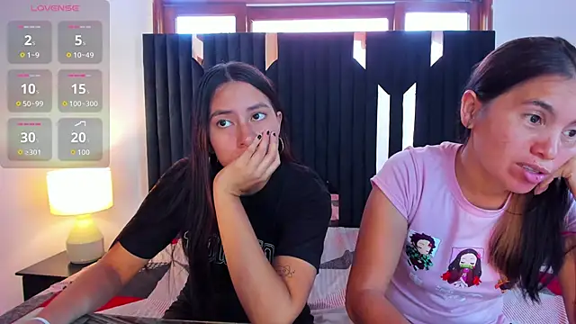 Snapshot of Sofy_and_Mia chatting on October 27, 2025, 12:39 pm Sofy and Mia online show from October 27, 2025, 12:39 pm