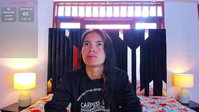 Snapshot of Sofy_and_Mia chatting on November 1, 2025, 12:43 pm Sofy and Mia online show from November 1, 2025, 12:43 pm