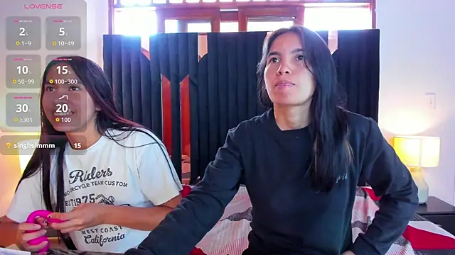 Snapshot of Sofy_and_Mia chatting on November 5, 2025, 12:30 pm Sofy and Mia online show from November 5, 2025, 12:30 pm