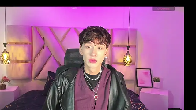 demianmoon online show from October 22, 2025, 12:04 pm