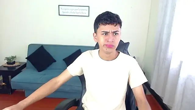 Snapshot of Alancum7 chatting on December 17, 2025, 12:54 pm Alancum7 online show from December 17, 2025, 12:54 pm