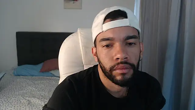 Snapshot of andresnoir_ chatting on November 3, 2025, 1:47 pm andresnoir online show from November 3, 2025, 1:47 pm