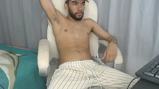 Snapshot of andresnoir_ chatting on October 17, 2025, 2:30 pm andresnoir online show from October 17, 2025, 2:30 pm