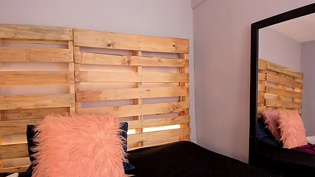 rose more   online show from November 7, 2025, 12:10 pm