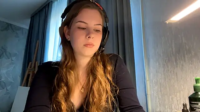 Leyla Luna online show from October 18, 2025, 8:49 am