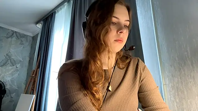 Leyla Luna online show from October 13, 2025, 8:27 am