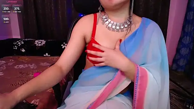 Snapshot of Hot_Hazel chatting on December 20, 2025, 5:49 pm Hot Hazel online show from December 20, 2025, 5:49 pm