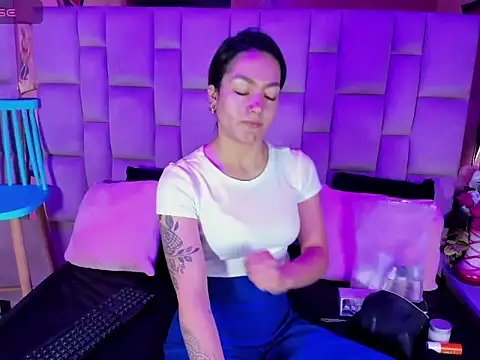 Gisell Squirt  online show from December 15, 2025, 12:11 pm