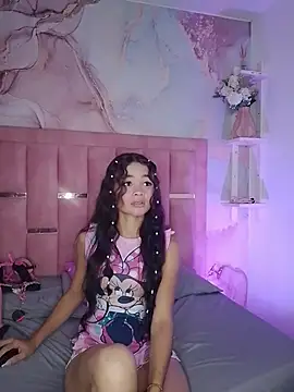 Snapshot of Isis_Blaze chatting on December 2, 2025, 3:07 am Isis Blaze online show from December 2, 2025, 3:07 am