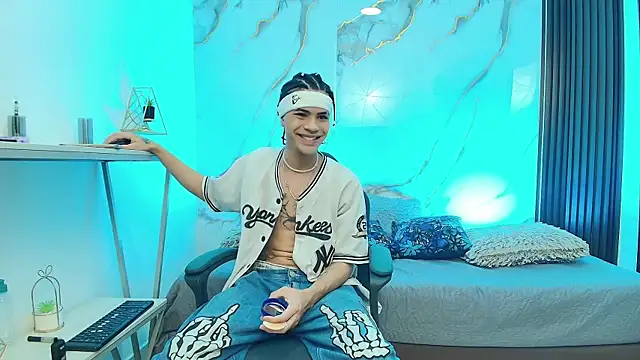 JacobBlackwell  online show from March 3, 2026, 3:35 am